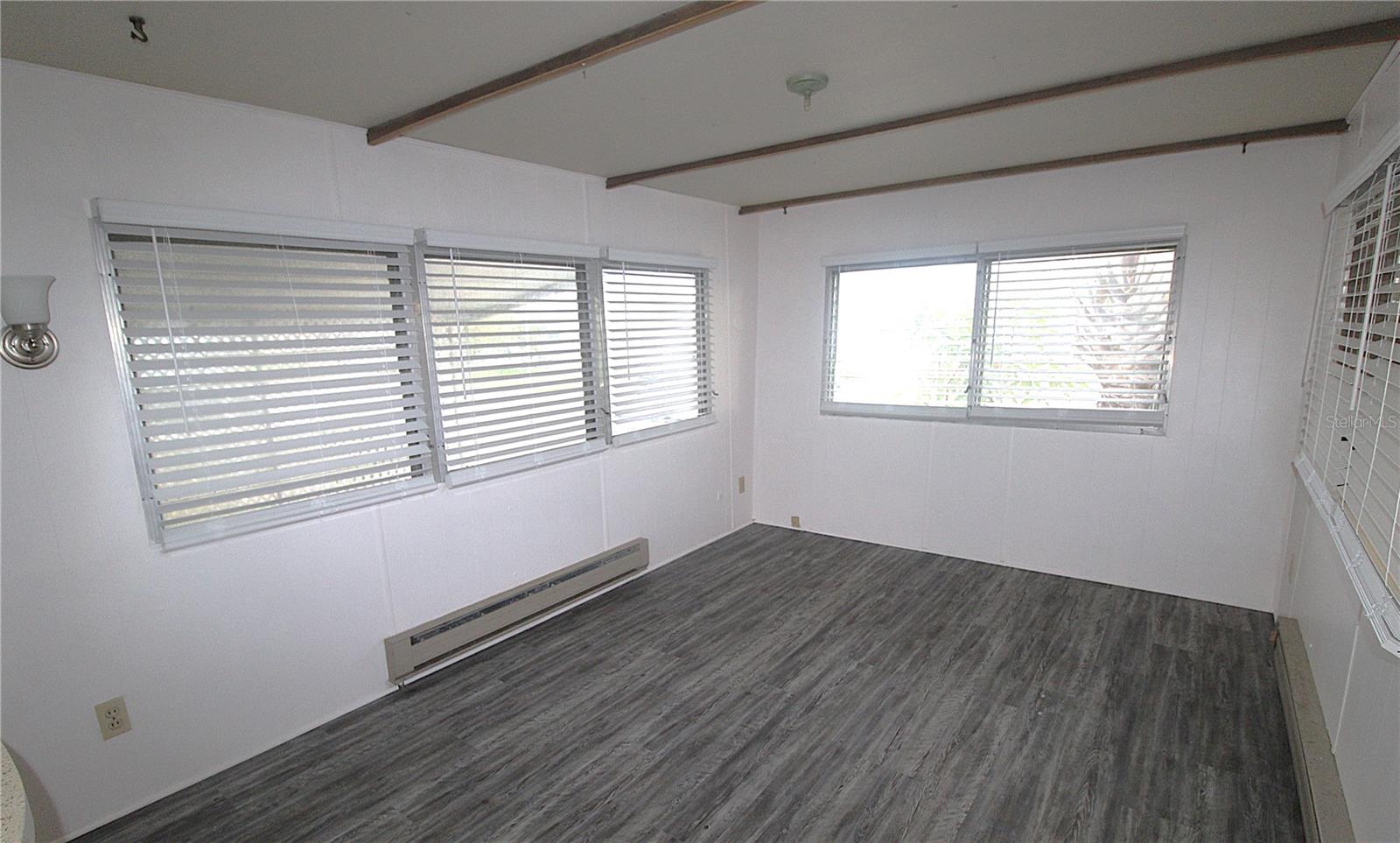 Image 5 of 15 For 512 50th Avenue Drive W