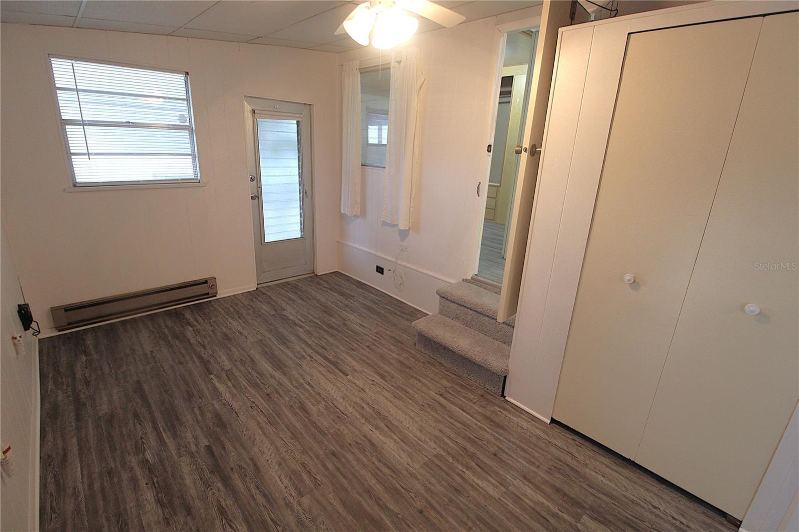Image 8 of 15 For 512 50th Avenue Drive W