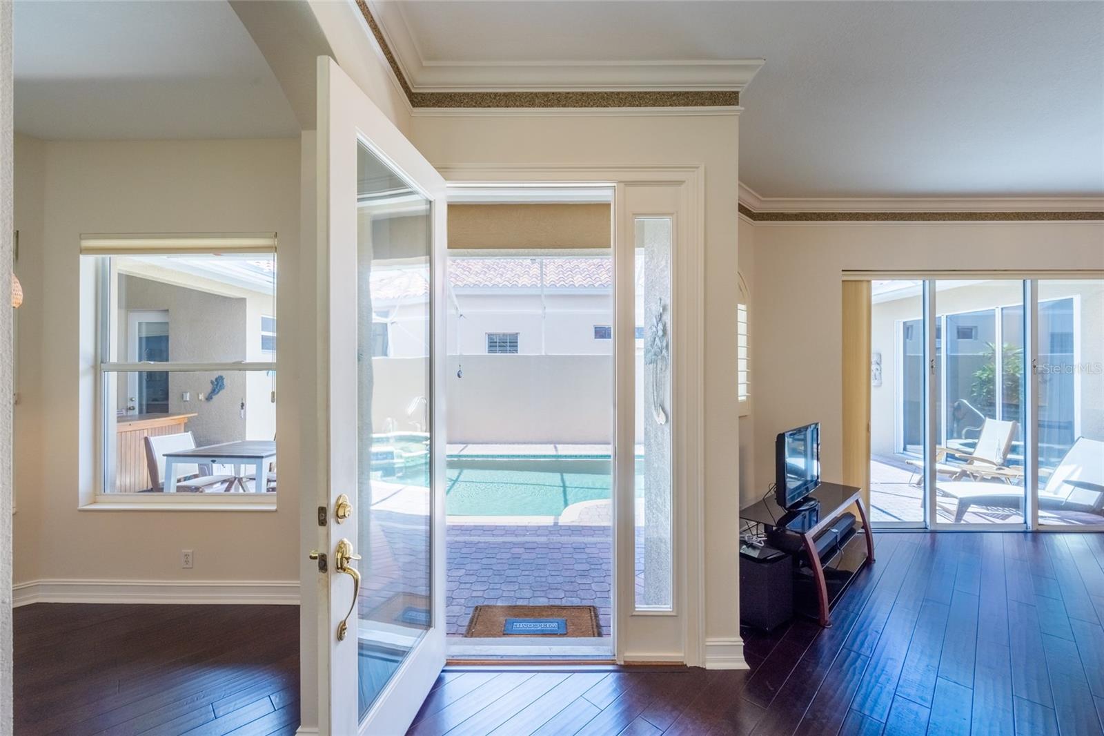 Image 18 of 62 For 303 9th Avenue E