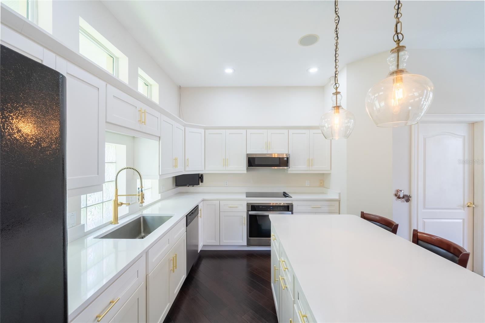 Image 23 of 62 For 303 9th Avenue E