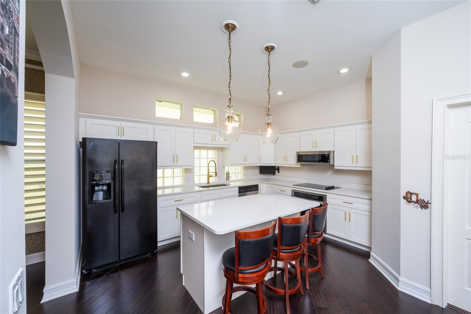 Image 24 of 62 For 303 9th Avenue E