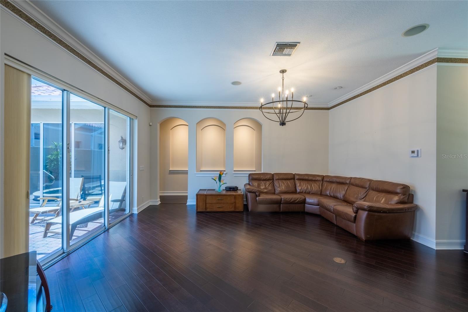 Image 32 of 62 For 303 9th Avenue E