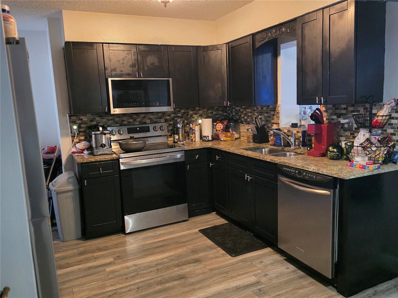 Image 6 of 22 For 3037 Magellan Avenue