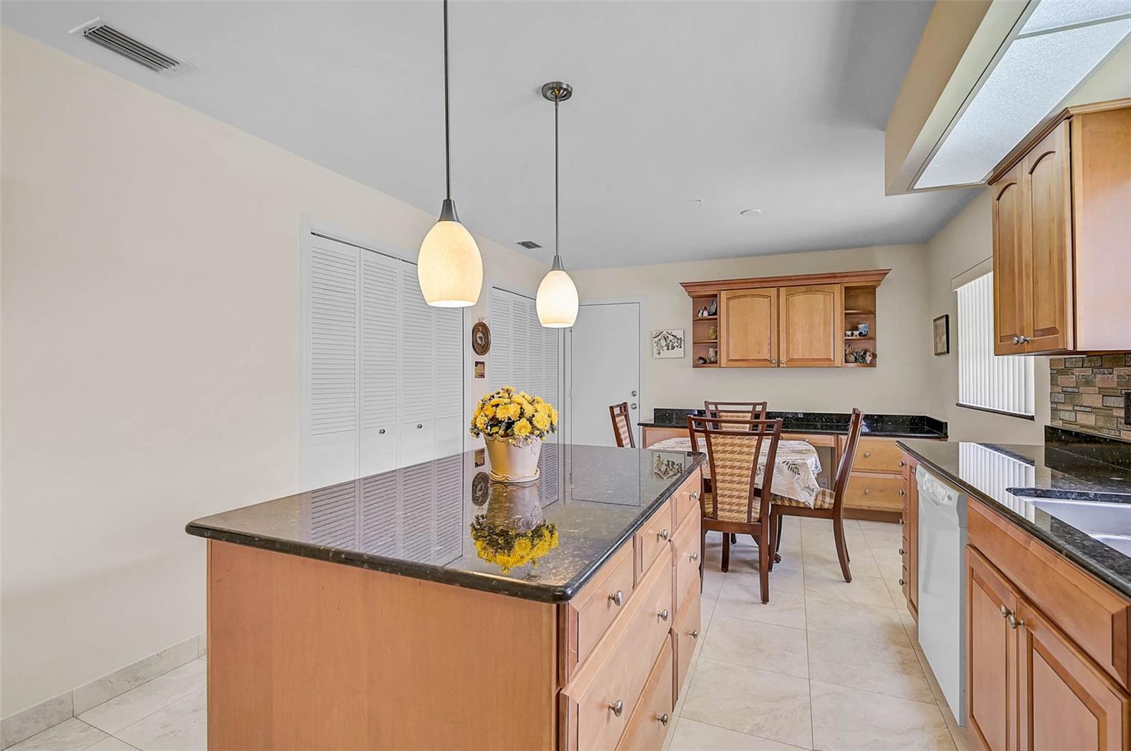 Image 19 of 48 For 4020 Murfield Drive E