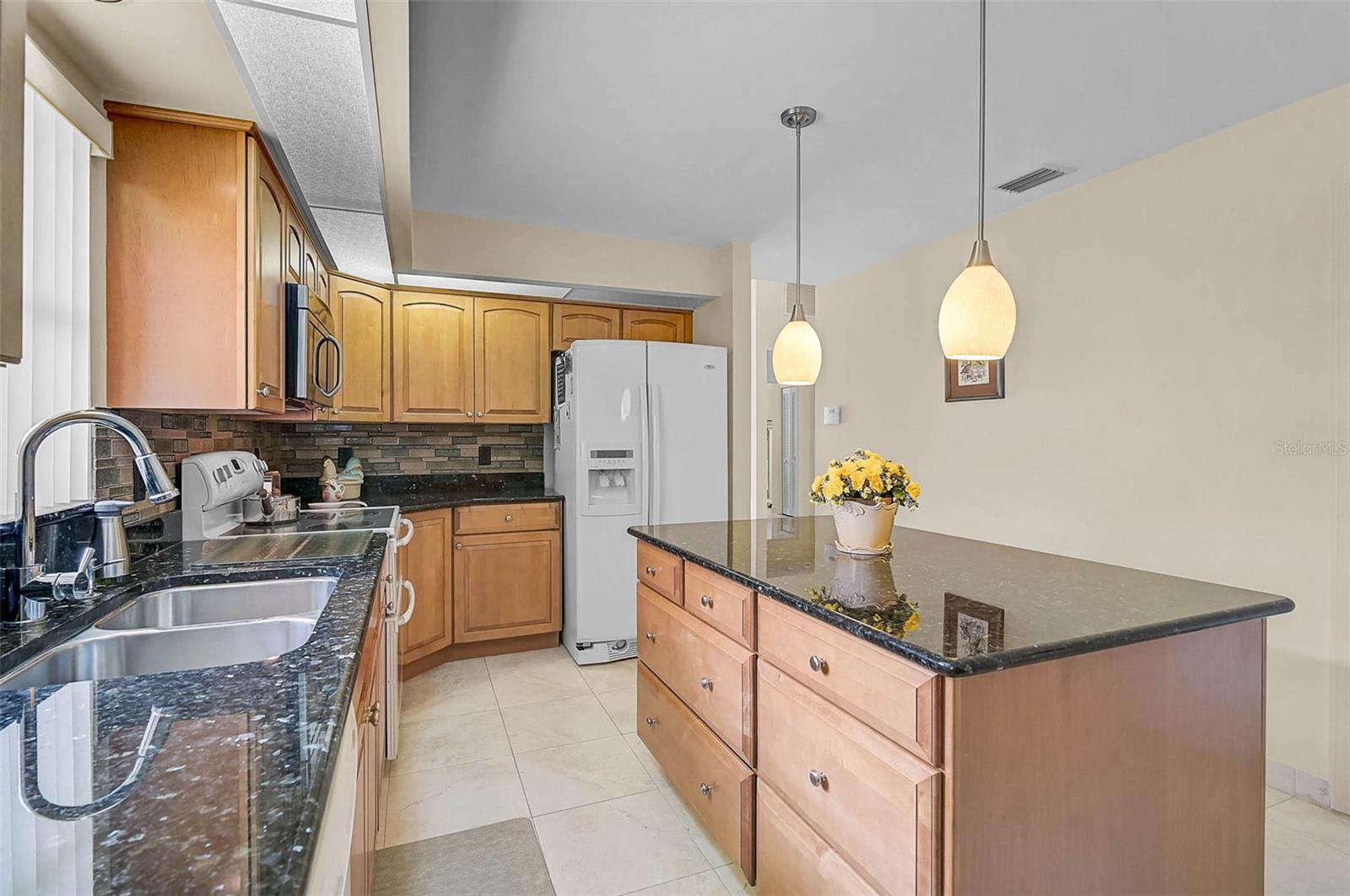 Image 20 of 48 For 4020 Murfield Drive E