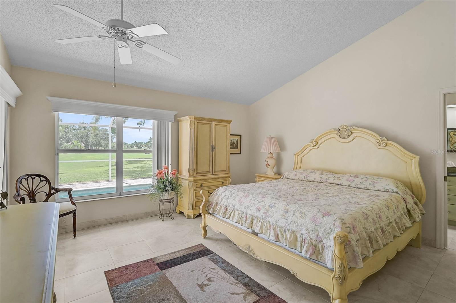 Image 4 of 48 For 4020 Murfield Drive E