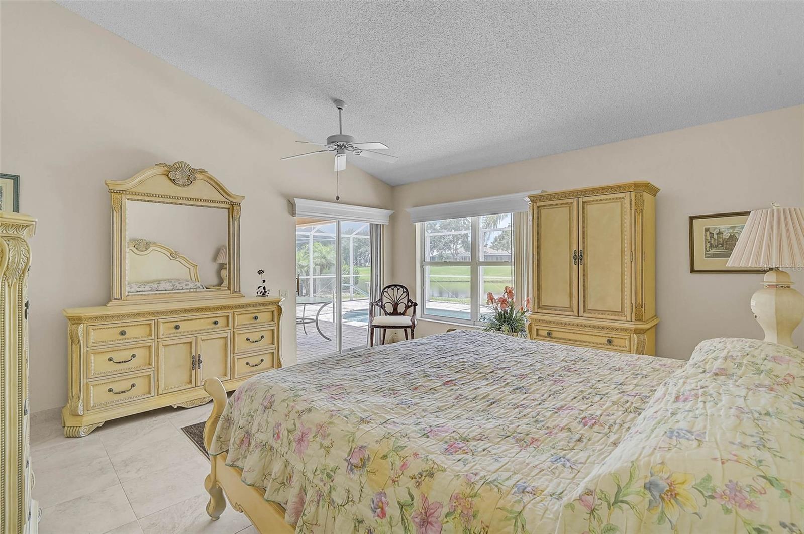 Image 5 of 48 For 4020 Murfield Drive E