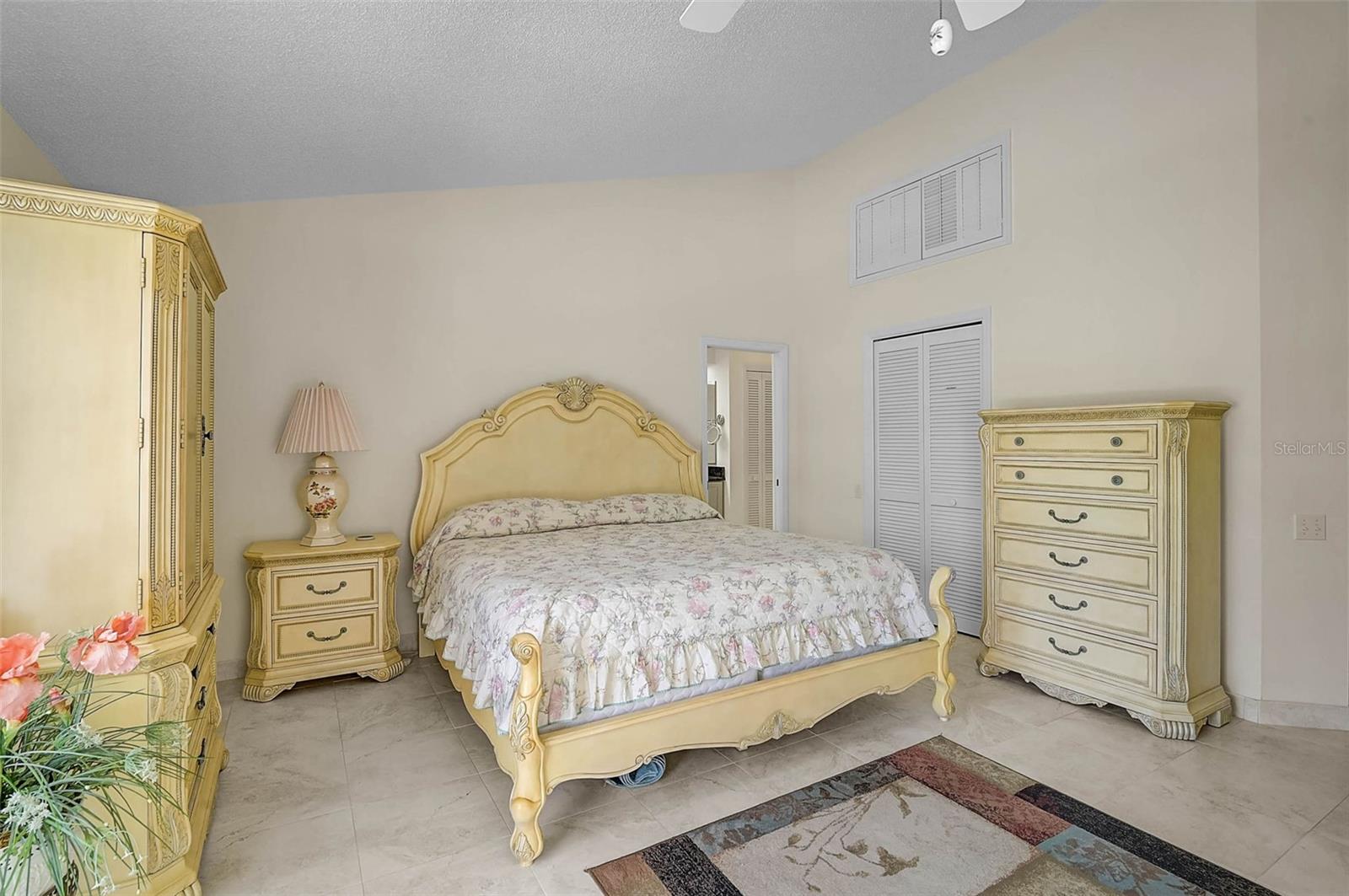 Image 6 of 48 For 4020 Murfield Drive E
