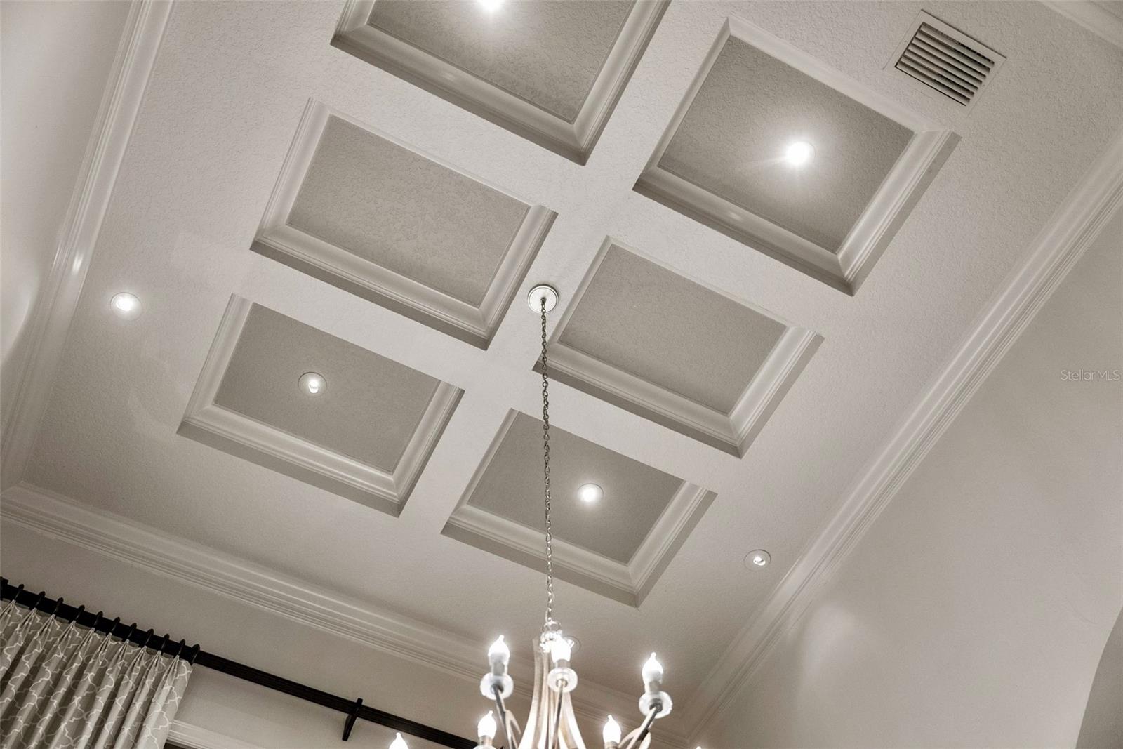 Image 15 of 94 For 6926 Lacantera Circle