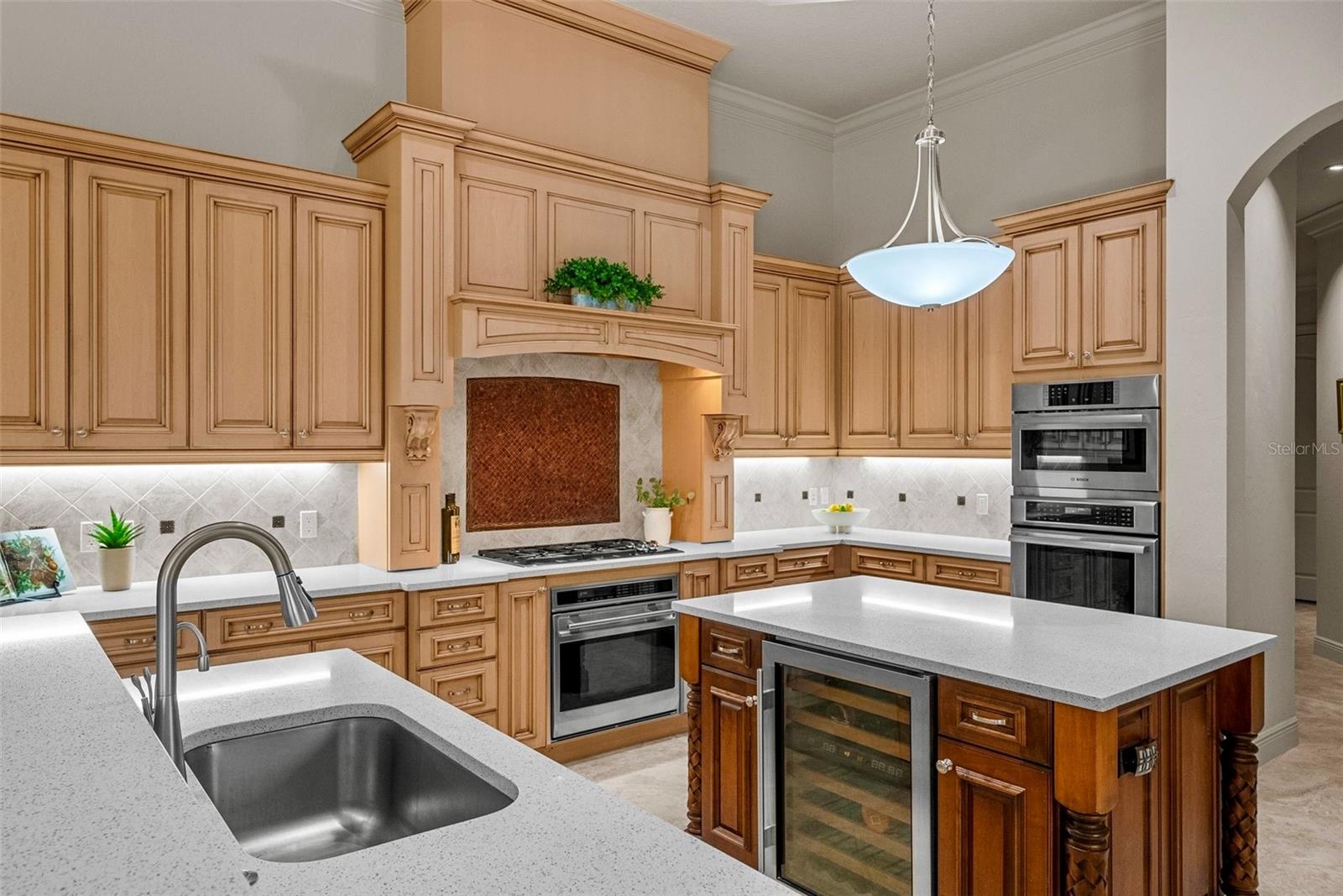 Image 18 of 94 For 6926 Lacantera Circle
