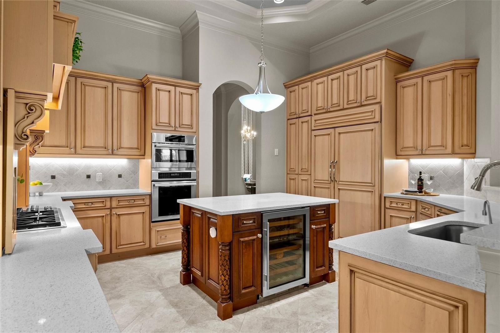 Image 19 of 94 For 6926 Lacantera Circle