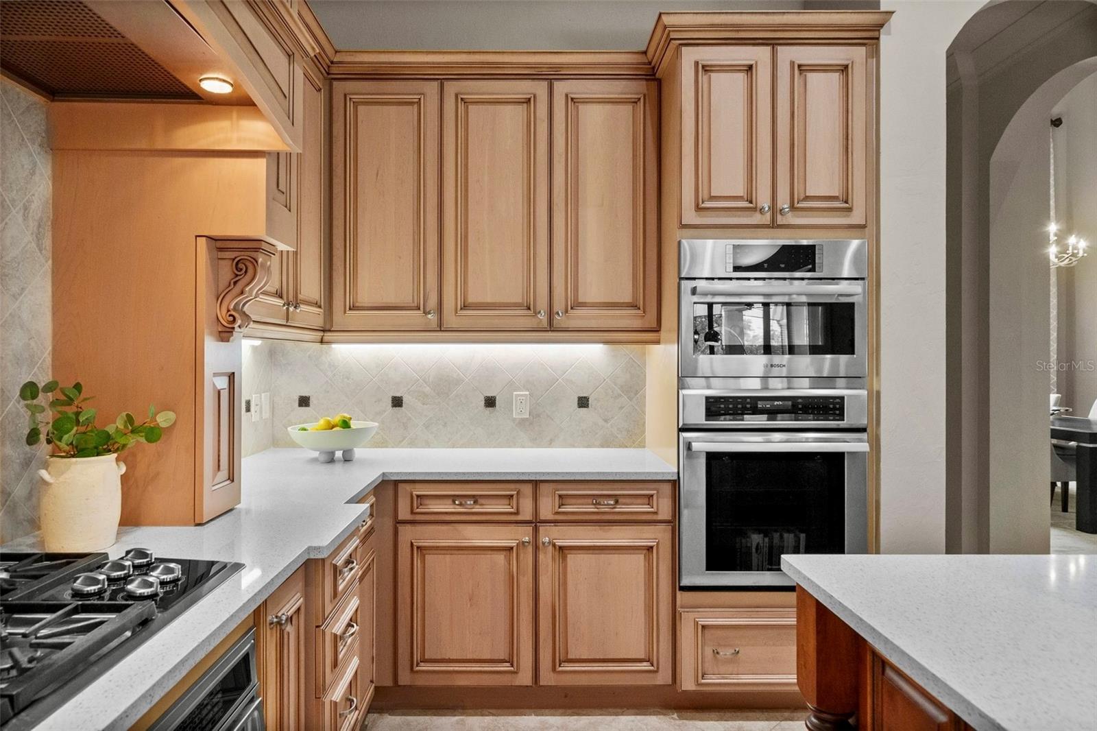 Image 21 of 94 For 6926 Lacantera Circle