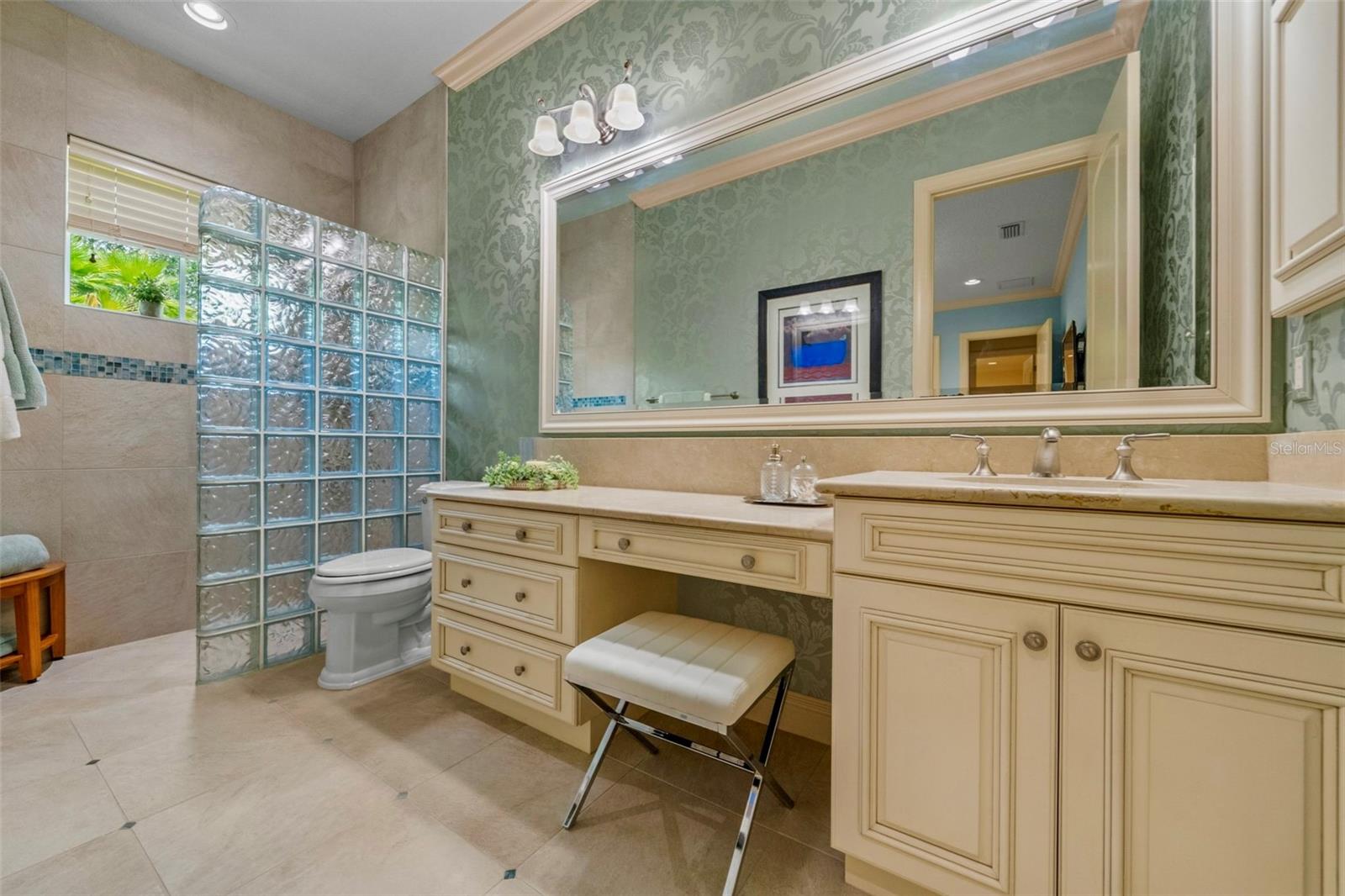 Image 48 of 94 For 6926 Lacantera Circle