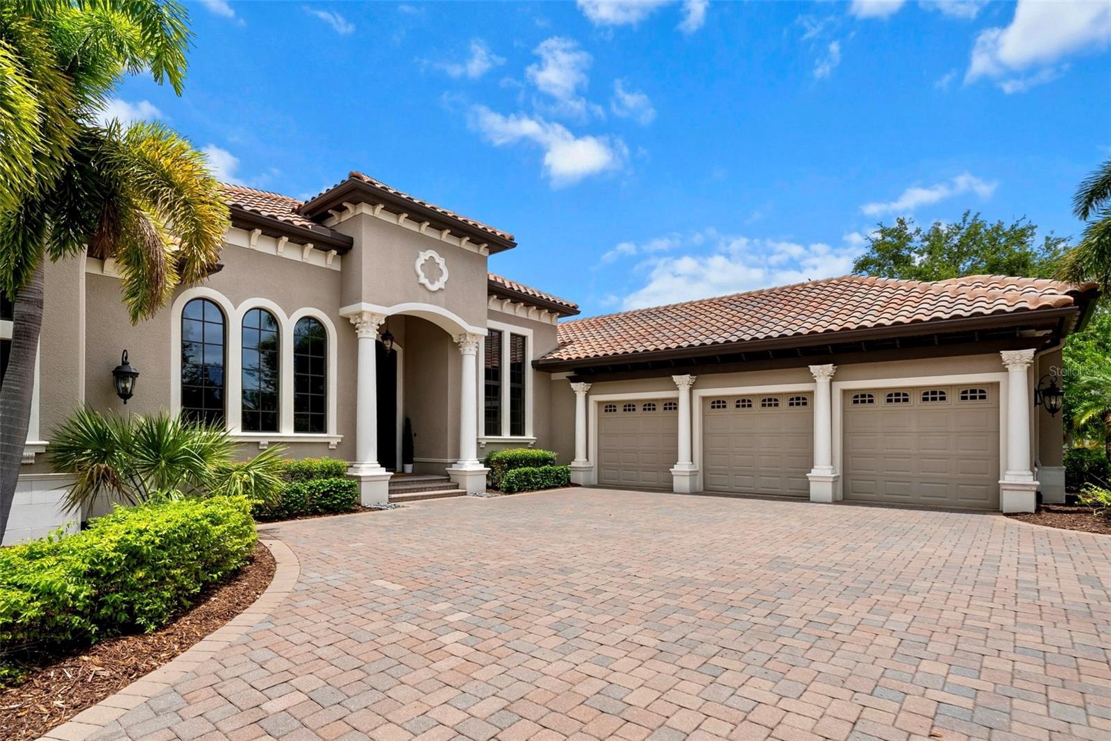 Image 5 of 94 For 6926 Lacantera Circle