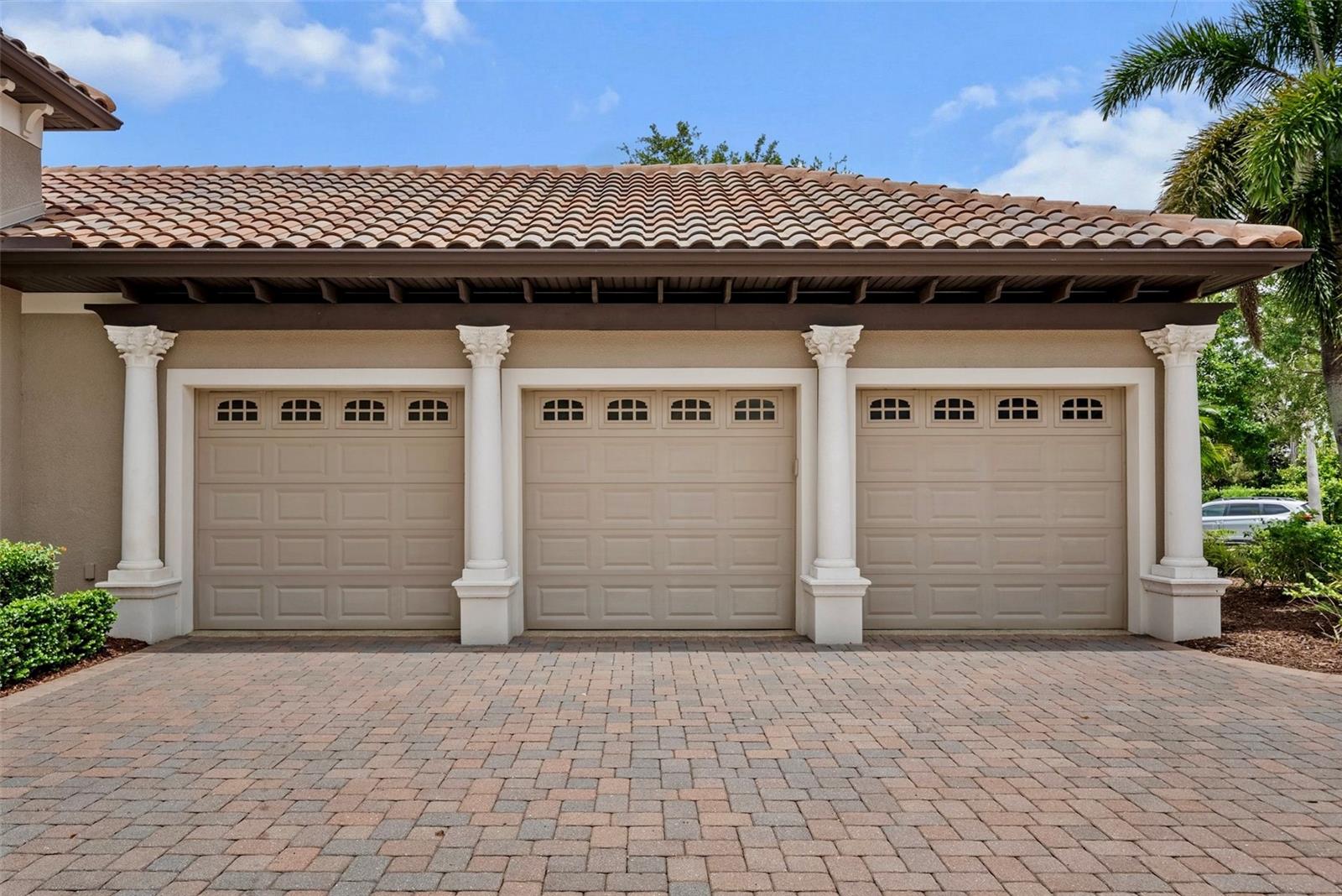 Image 6 of 94 For 6926 Lacantera Circle