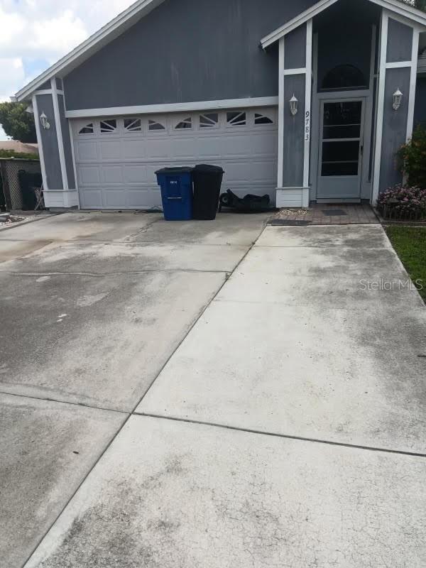 Image 2 of 10 For 9783 Country Oaks Drive