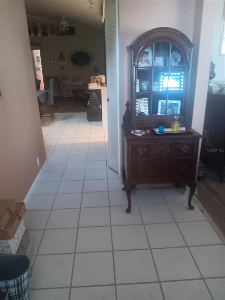 Image 4 of 10 For 9783 Country Oaks Drive