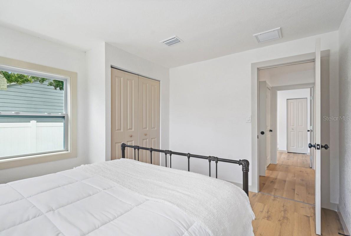 Image 11 of 24 For 1901 18th Avenue N