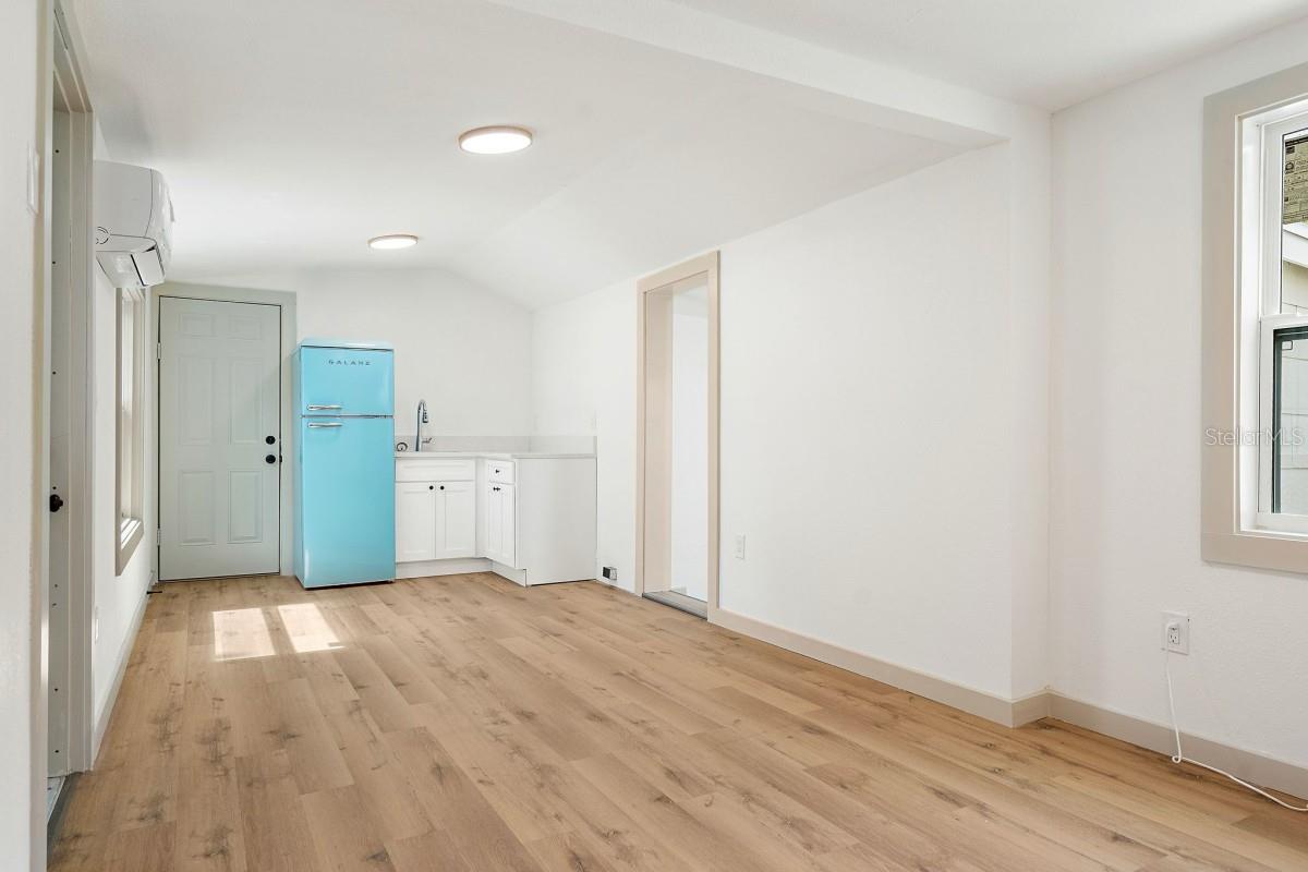 Image 16 of 24 For 1901 18th Avenue N