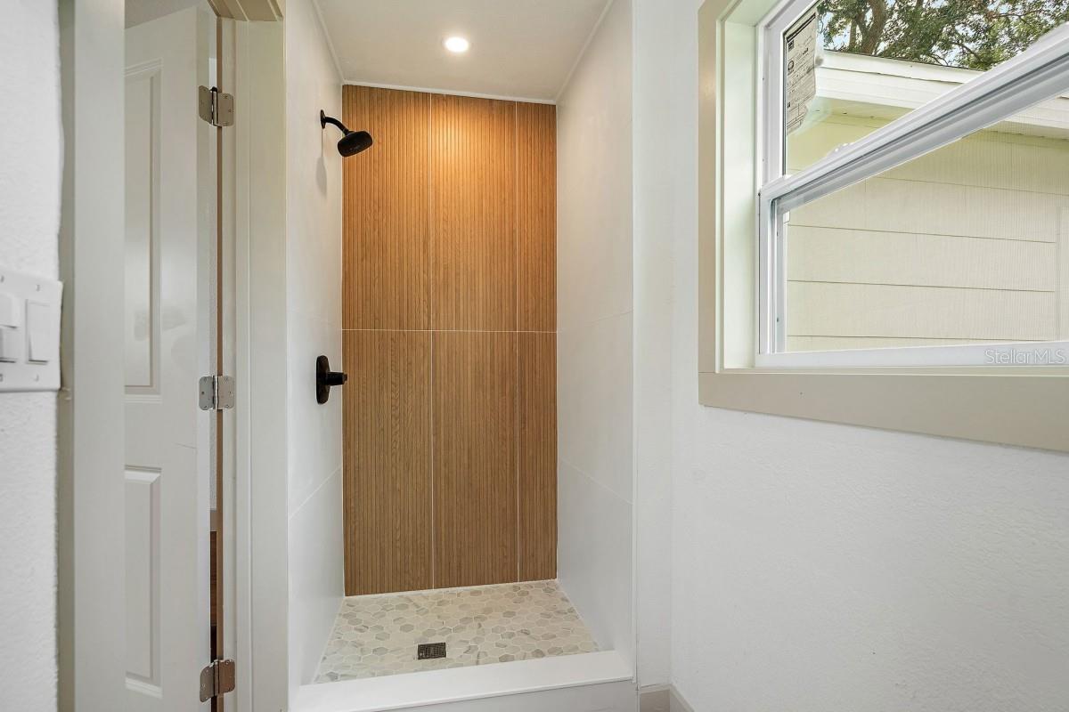 Image 19 of 24 For 1901 18th Avenue N