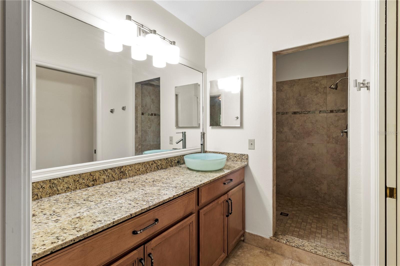 Image 18 of 33 For 2403 63rd Street W