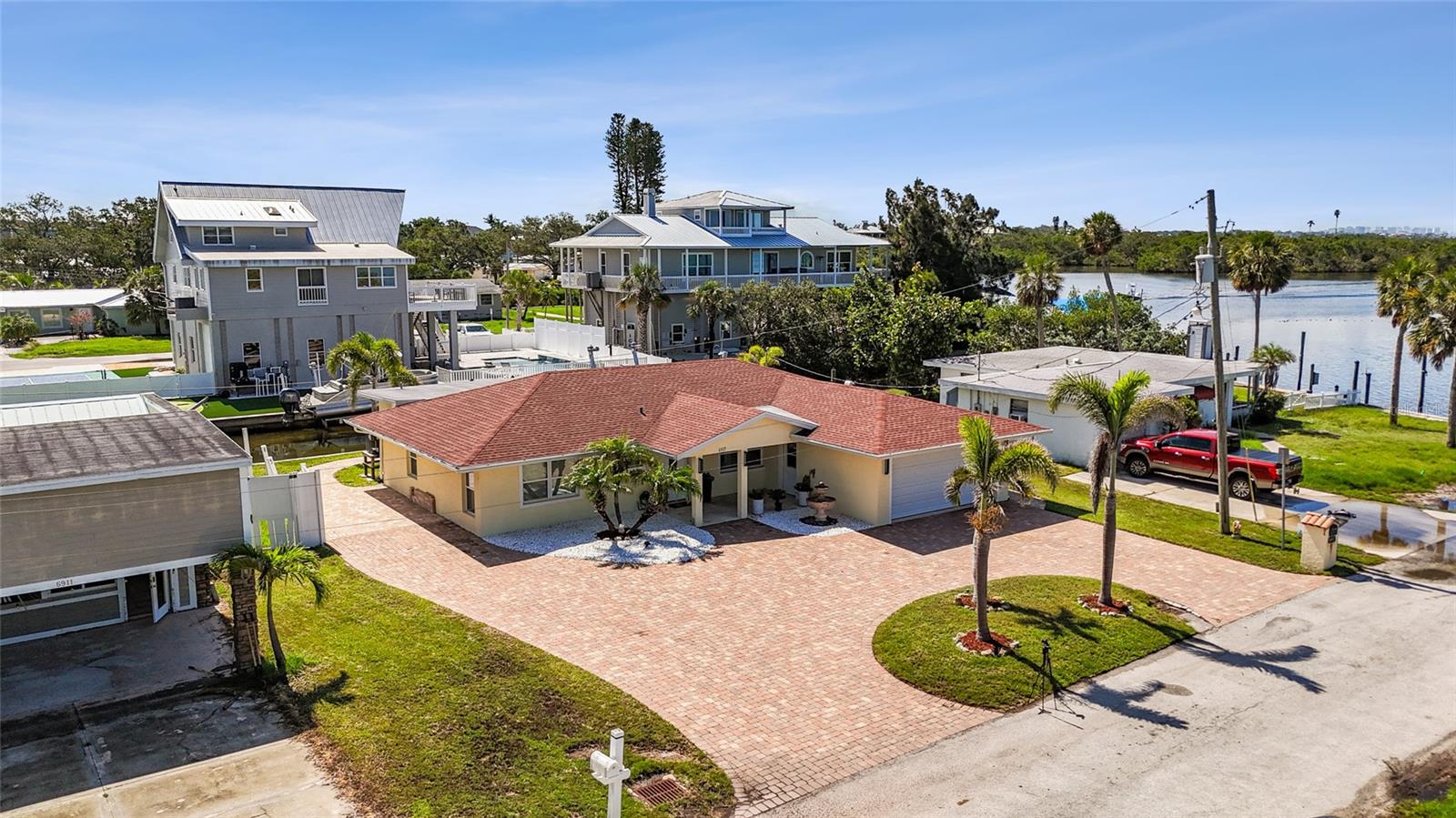 Image 5 of 38 For 6917 22nd Street W