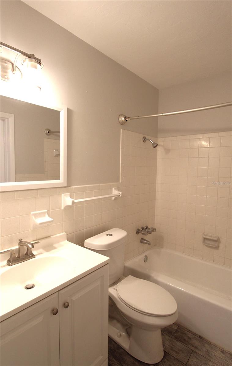 Image 8 of 8 For 6373 Gateway Avenue