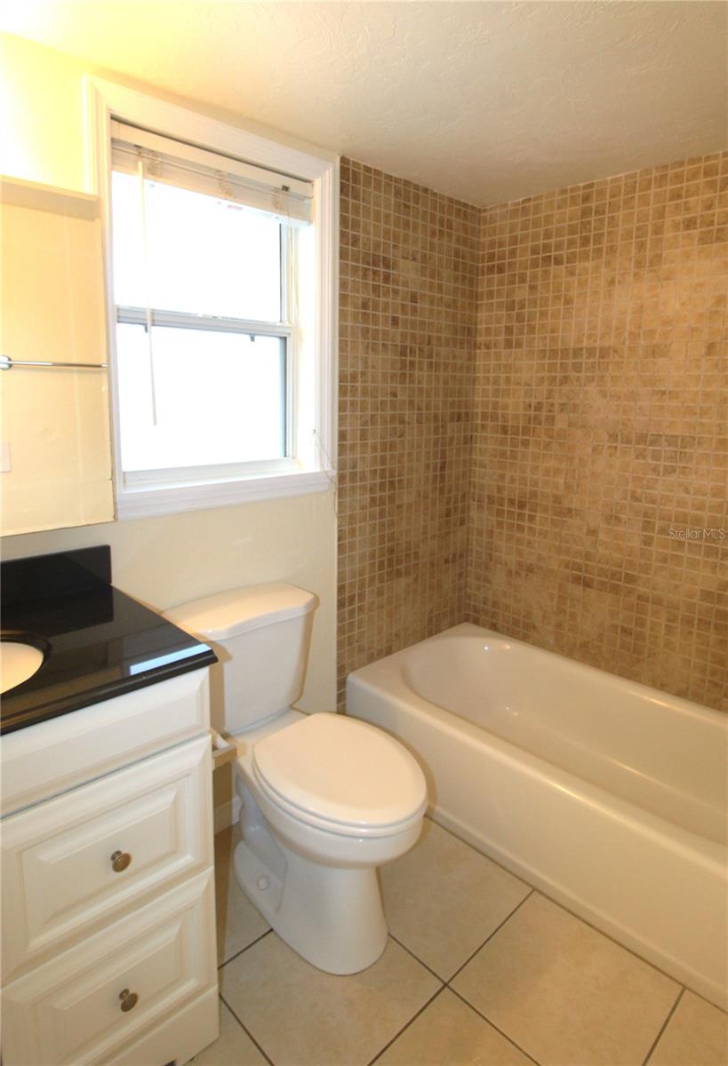 Image 7 of 10 For 1644 Redwood Street