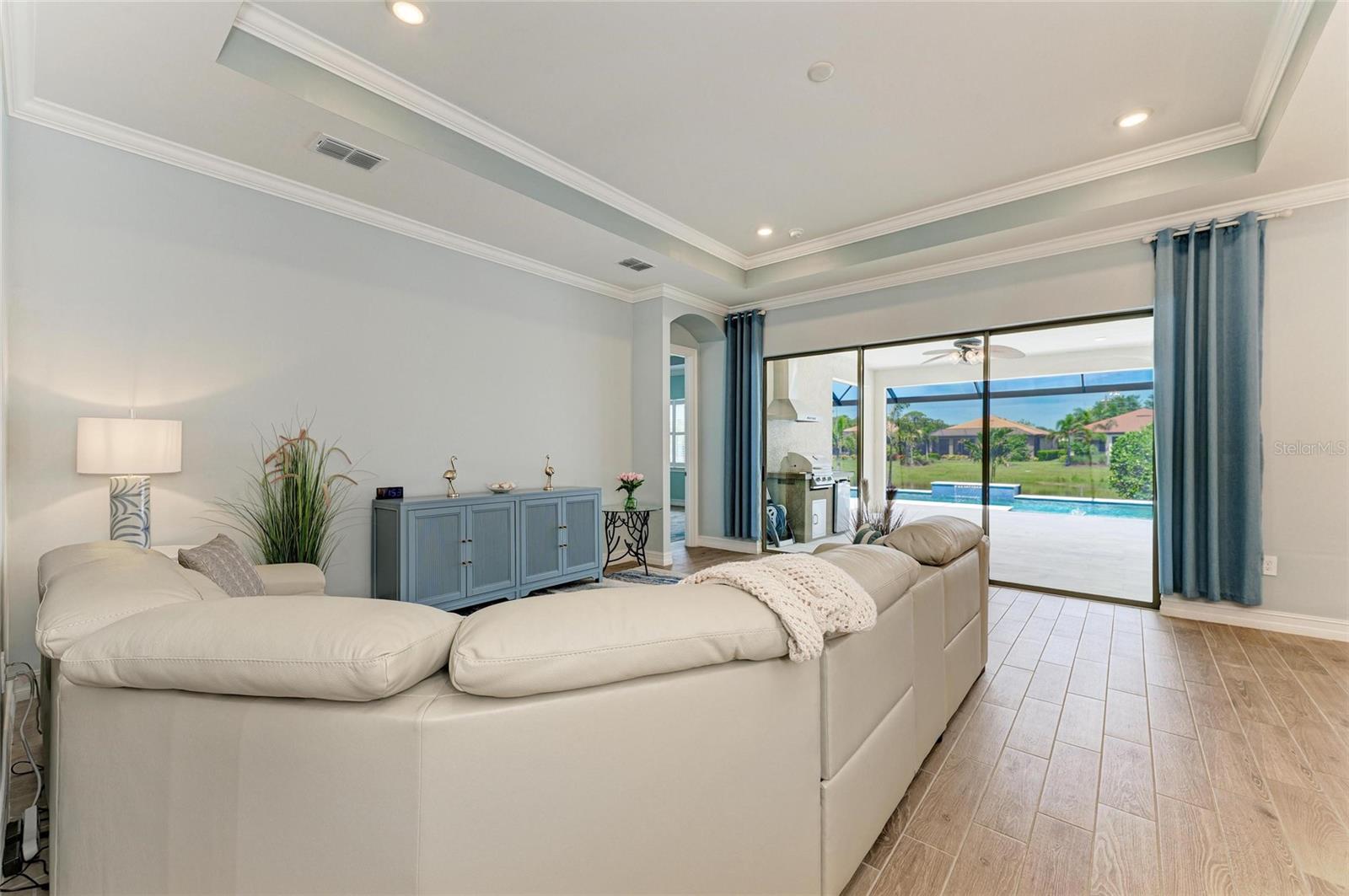 Image 12 of 89 For 653 Maraviya Boulevard
