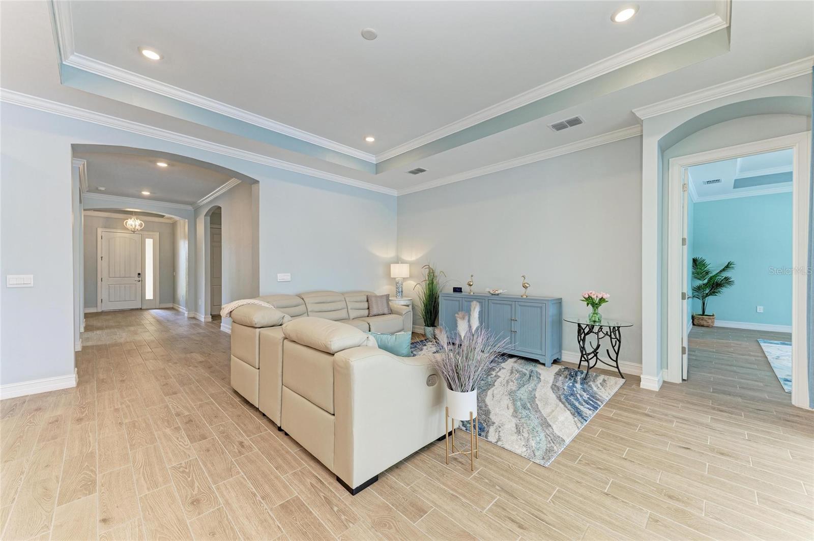 Image 14 of 89 For 653 Maraviya Boulevard
