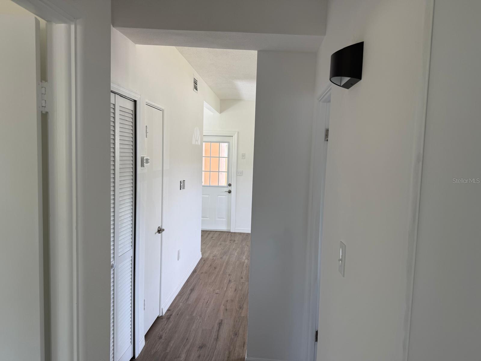 Image 10 of 23 For 3307 36th Avenue W