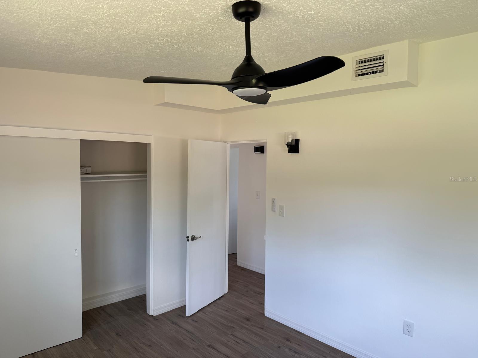 Image 11 of 23 For 3307 36th Avenue W