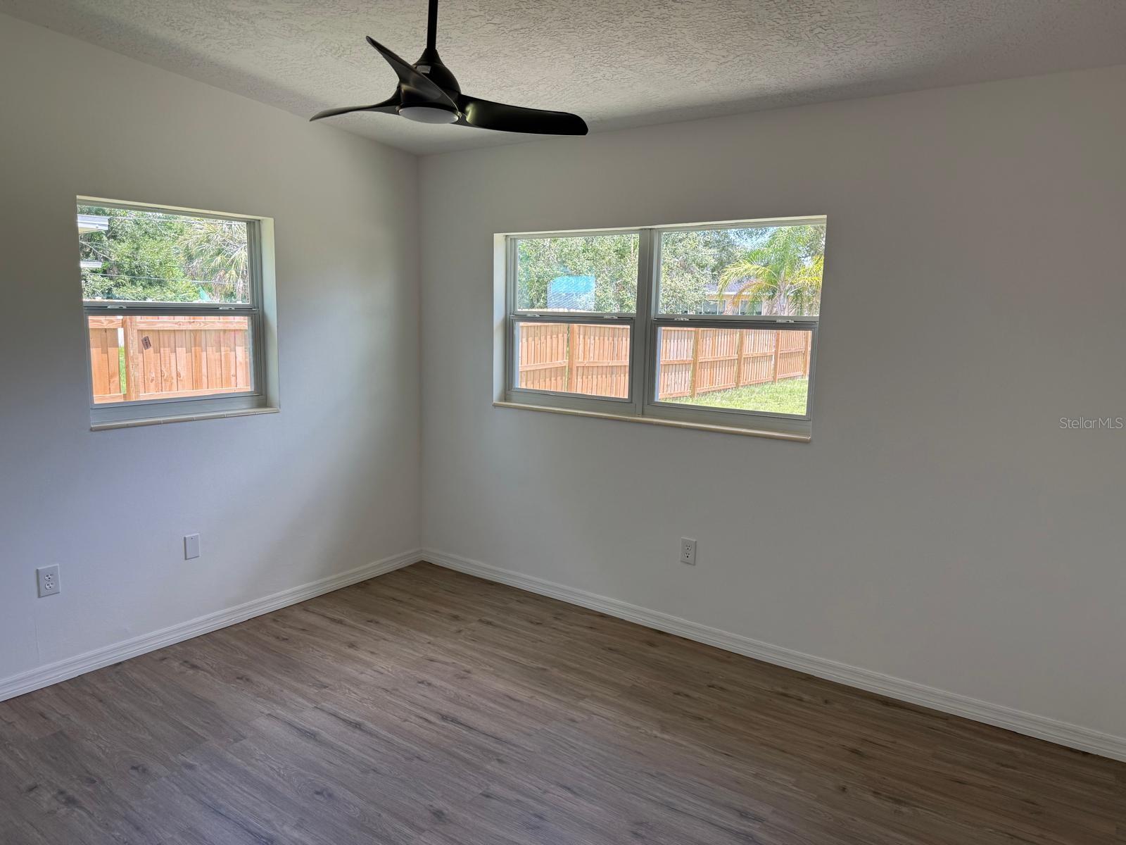 Image 12 of 23 For 3307 36th Avenue W