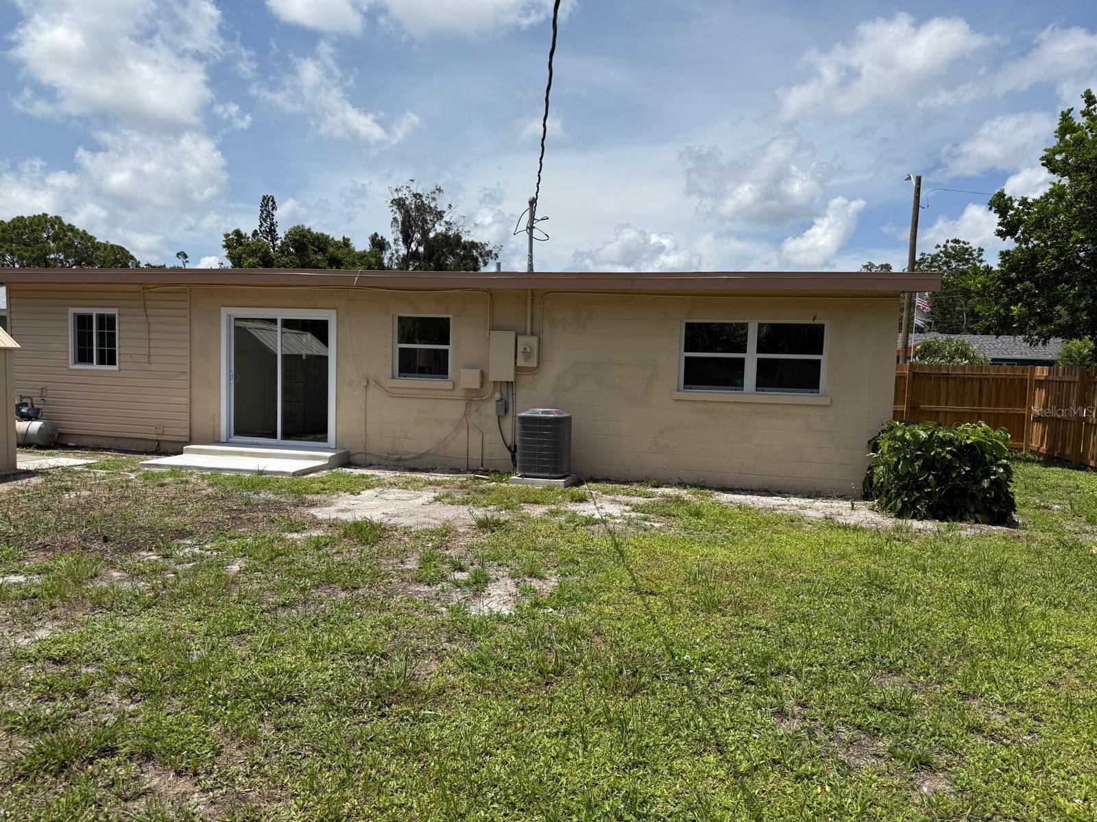 Image 18 of 23 For 3307 36th Avenue W