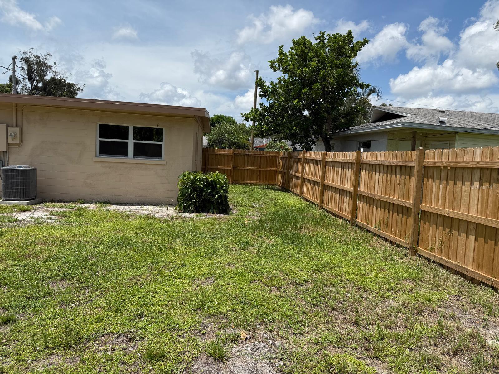 Image 21 of 23 For 3307 36th Avenue W