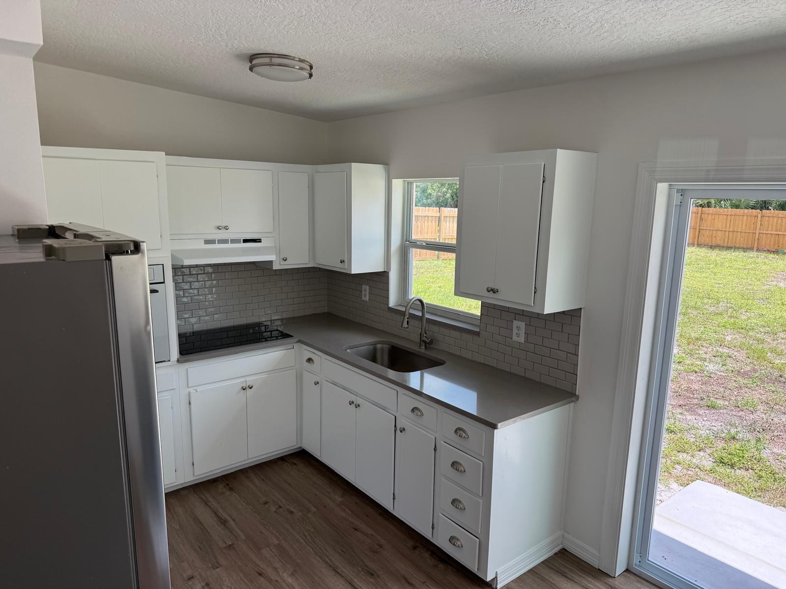 Image 6 of 23 For 3307 36th Avenue W