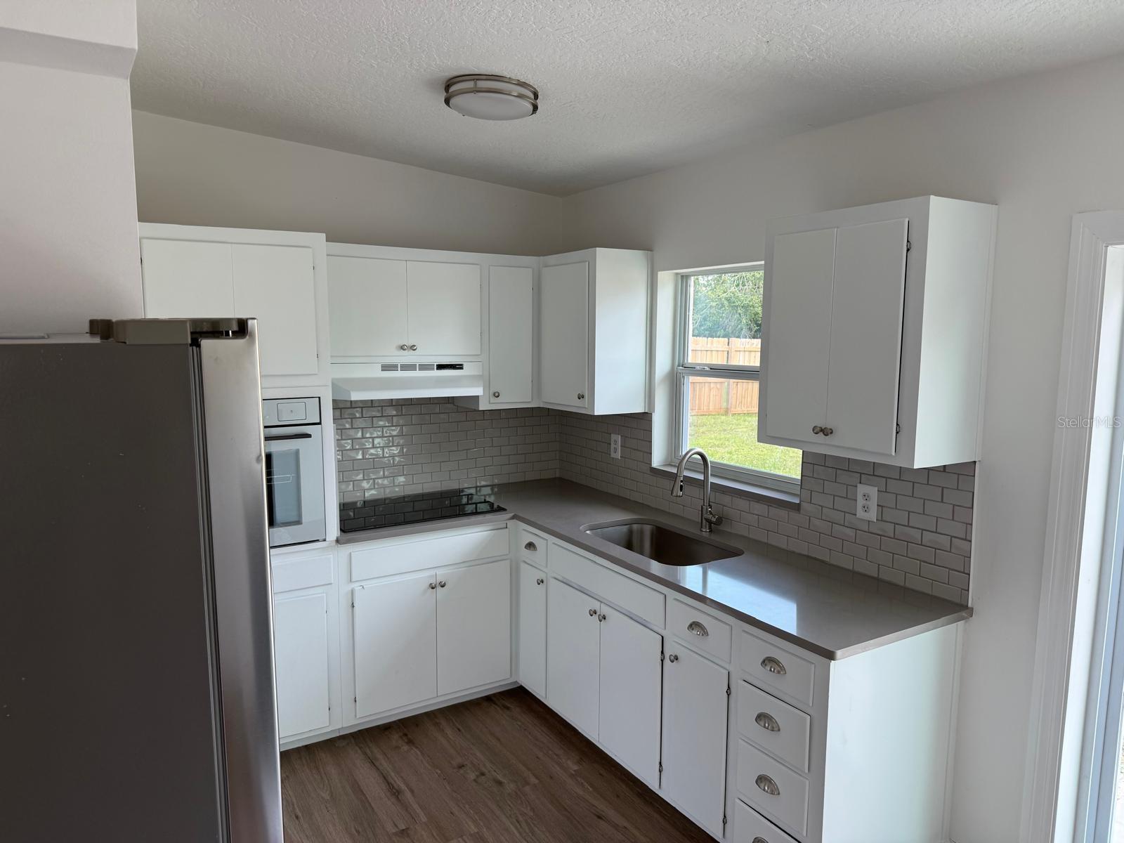 Image 7 of 23 For 3307 36th Avenue W