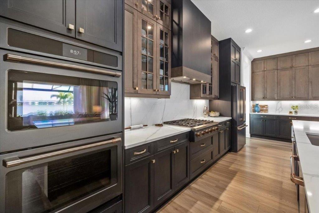 Image 6 of 51 For 6349 Isla Del Ray Avenue