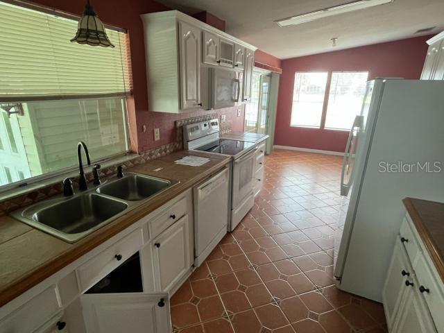 Image 15 of 21 For 7928 Meadowlark Lane