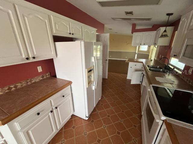 Image 17 of 21 For 7928 Meadowlark Lane