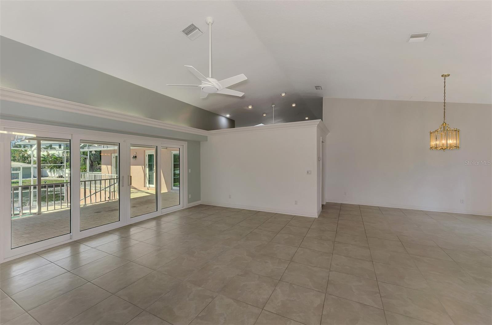 Image 19 of 92 For 1236 Port Lane