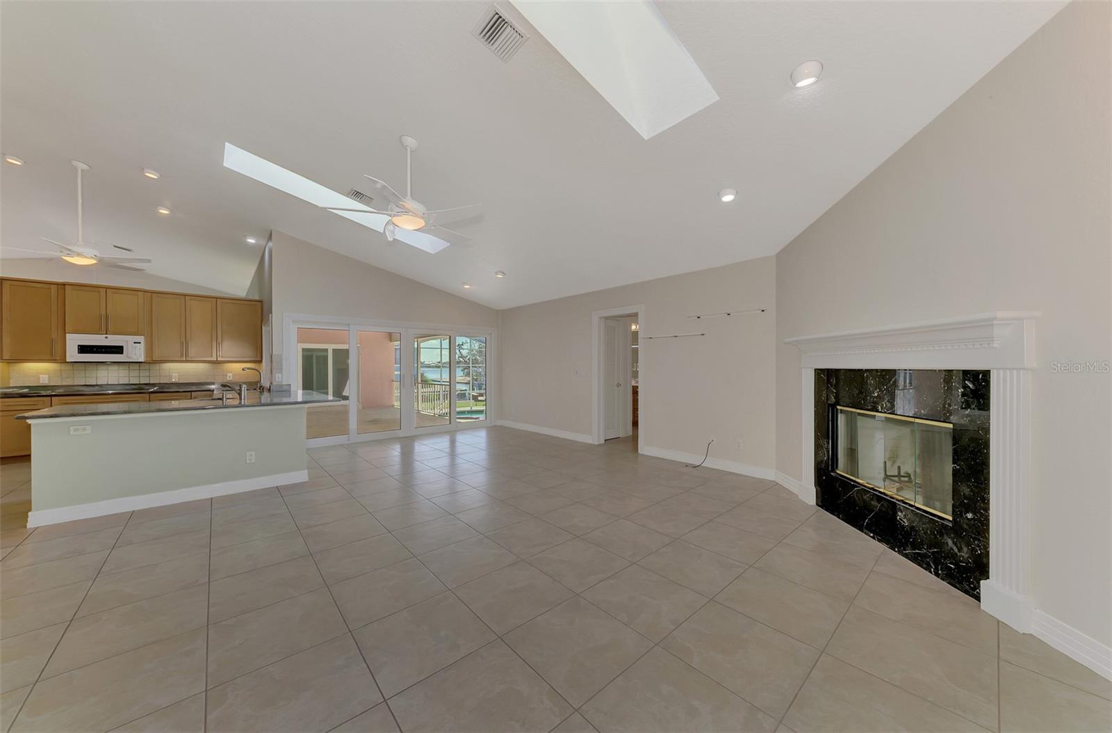 Image 40 of 92 For 1236 Port Lane