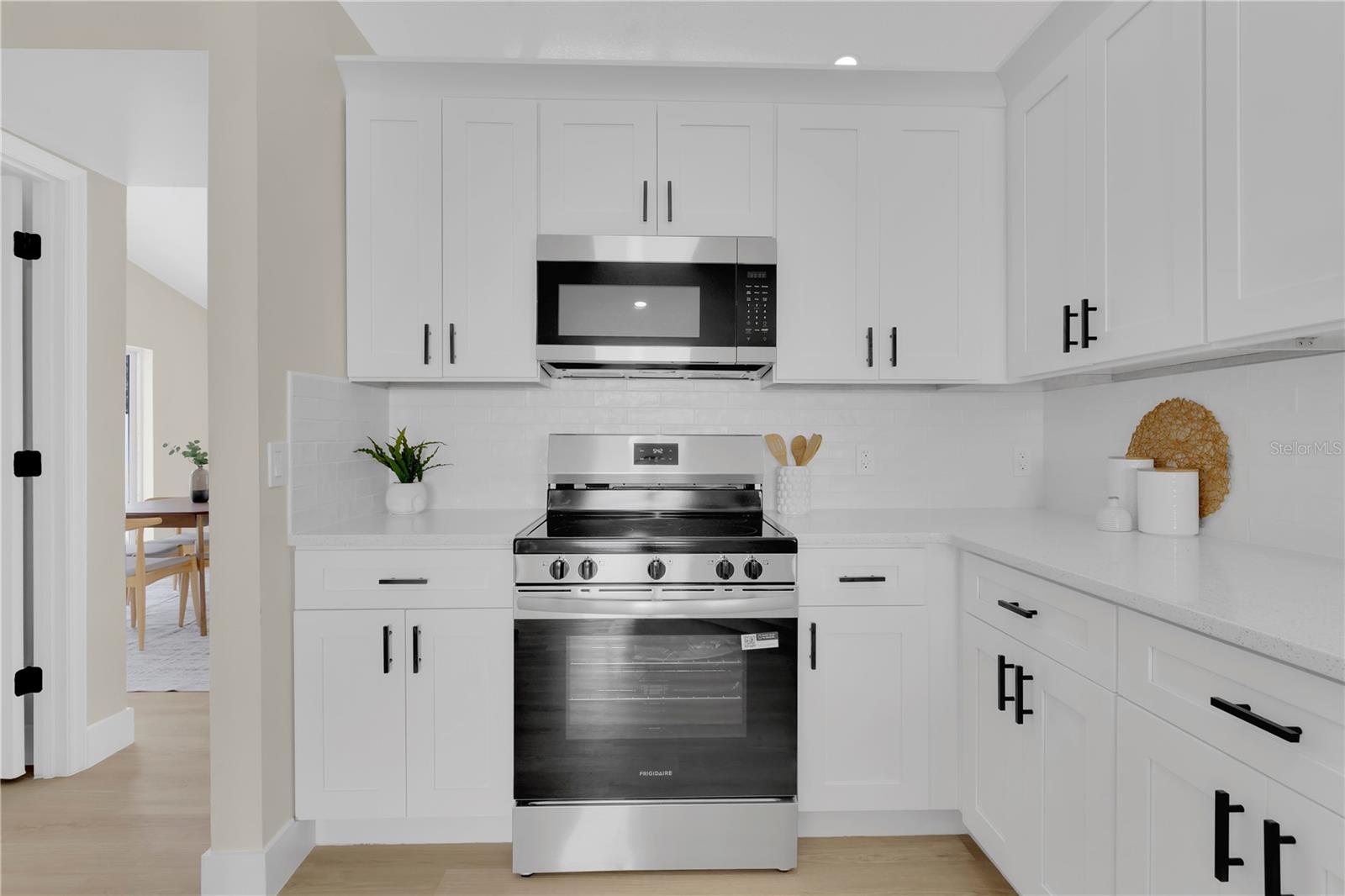 Image 12 of 25 For 1820 Putney Circle