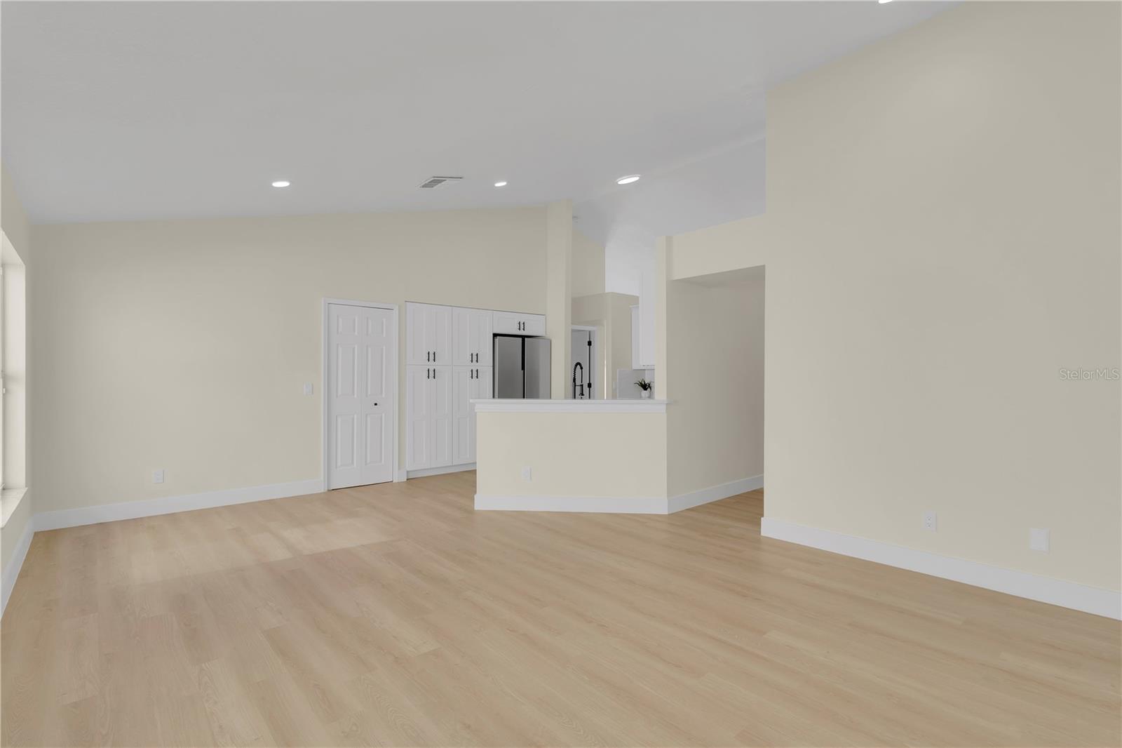 Image 14 of 25 For 1820 Putney Circle