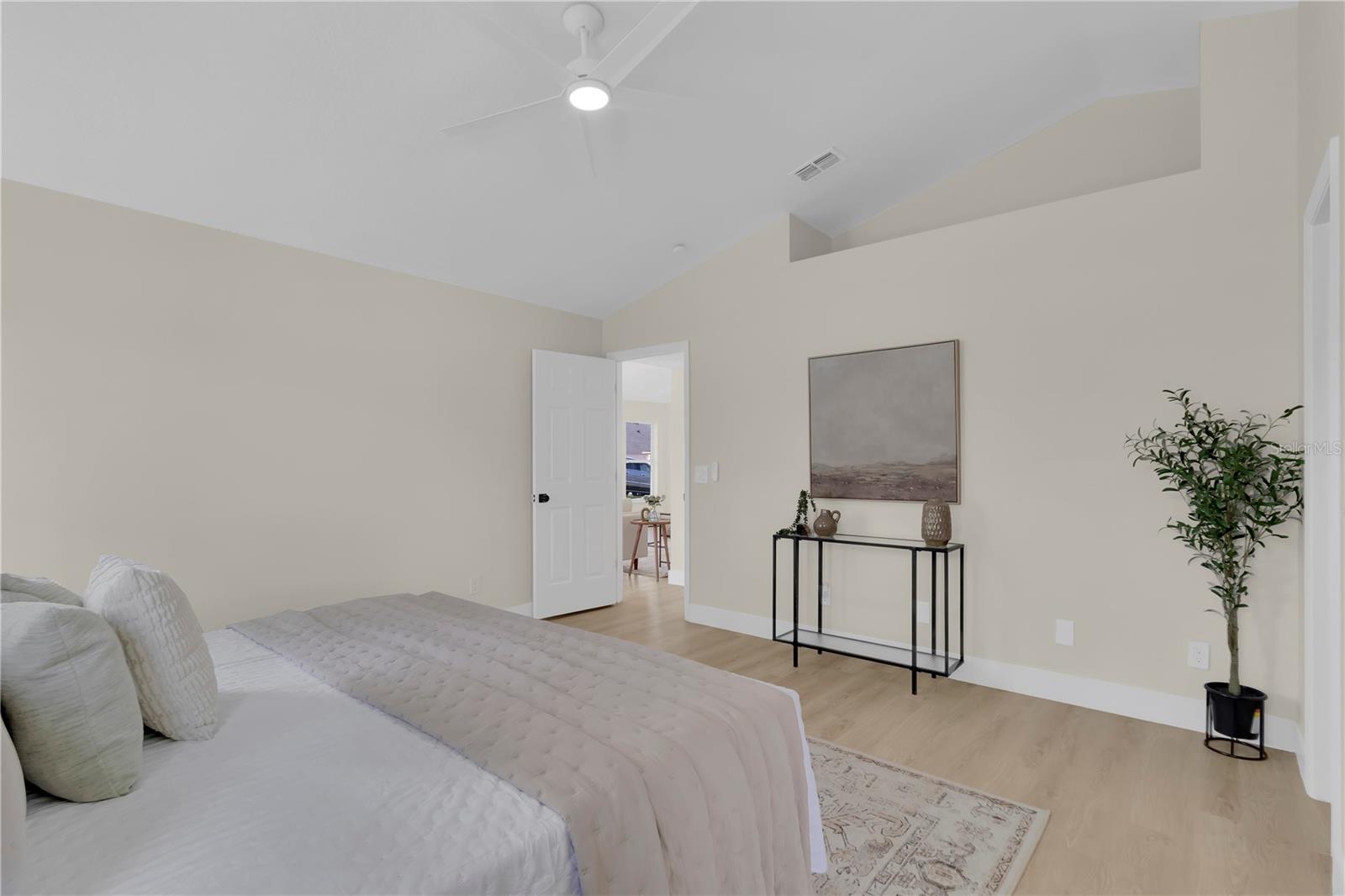 Image 20 of 25 For 1820 Putney Circle
