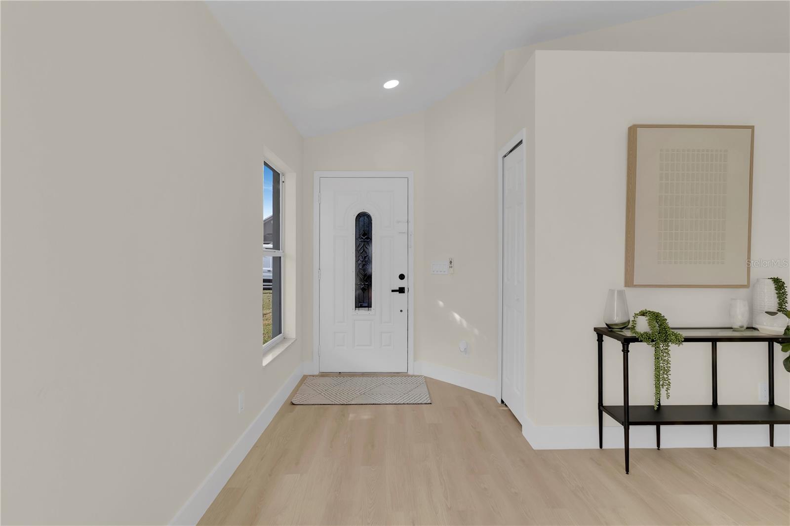 Image 5 of 25 For 1820 Putney Circle