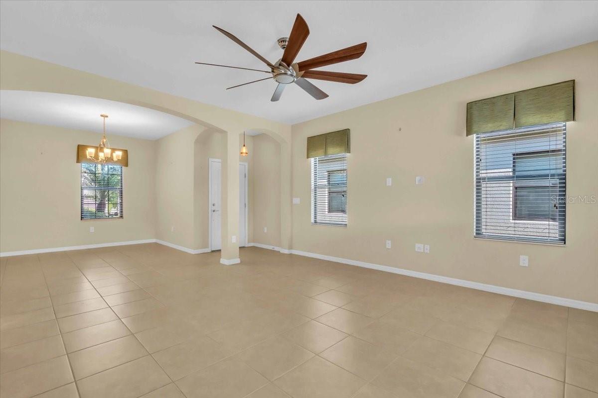 Image 7 of 19 For 487 Casalino Drive