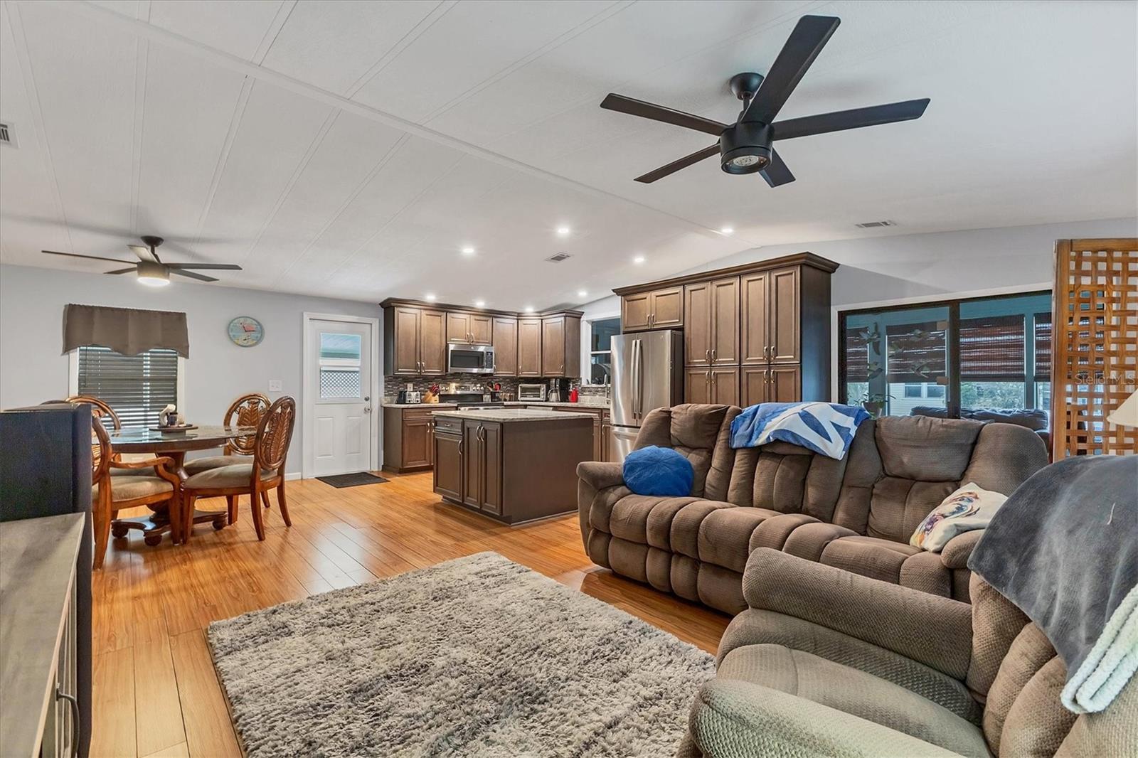 Image 13 of 39 For 6710 36th Avenue E 271