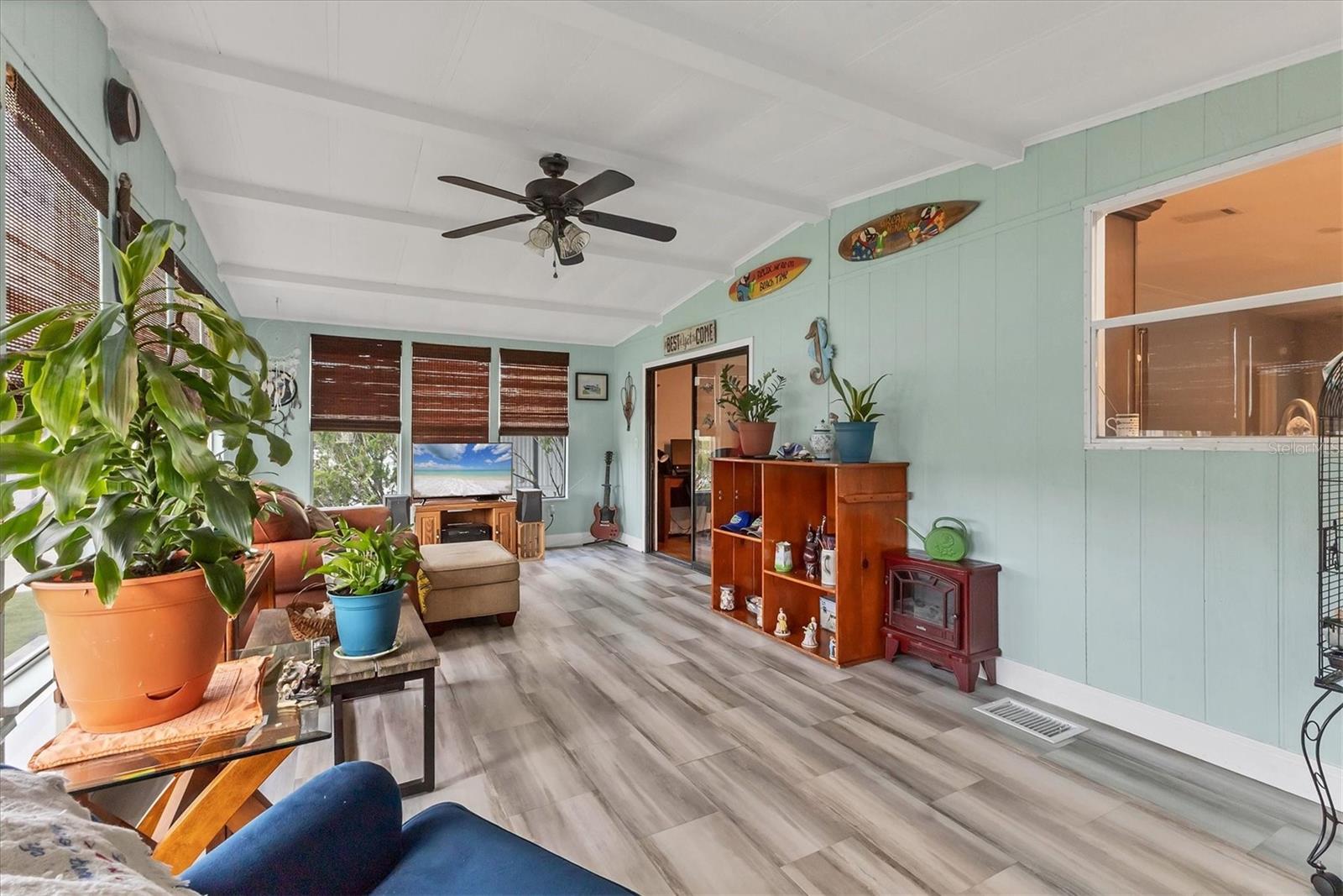 Image 14 of 39 For 6710 36th Avenue E 271
