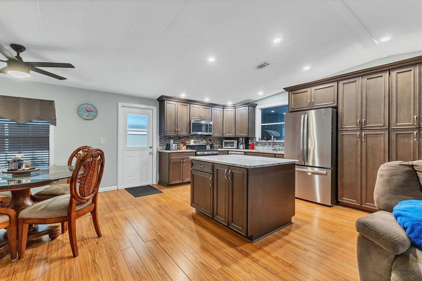 Image 5 of 39 For 6710 36th Avenue E 271